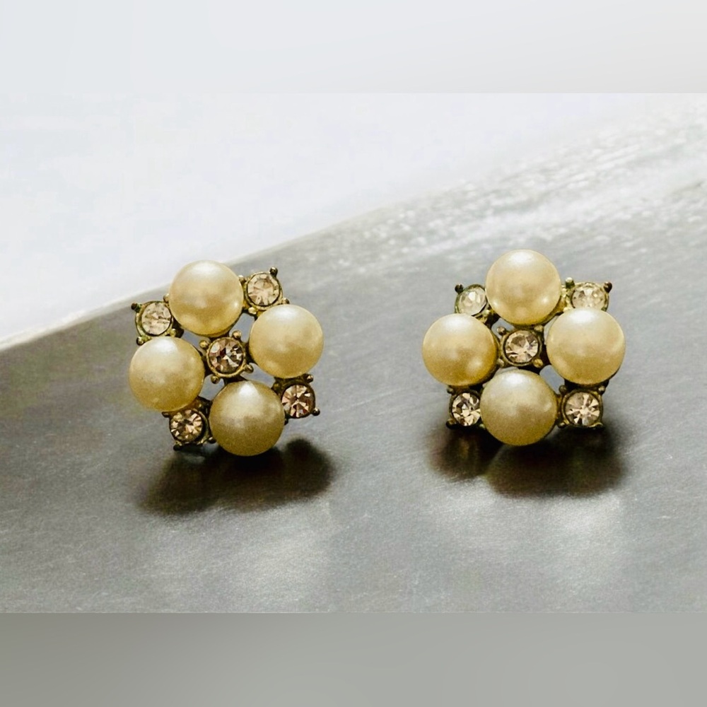 Vintage Cream and Silver Floral Clip On Earrings